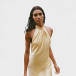 Vestido Halter Satinado feminino