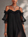 Camille | Vestido curto preto de ombros descobertos