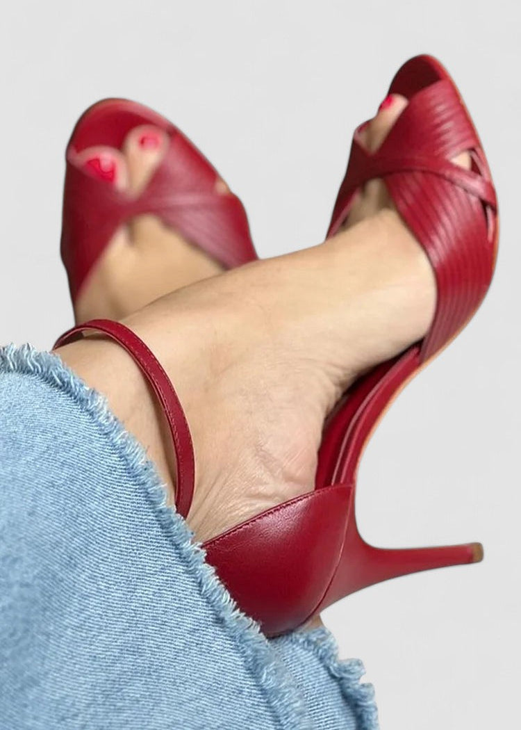 Sandália com salto stiletto feminino