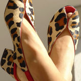 Sandálias com padrão leopardo feminino