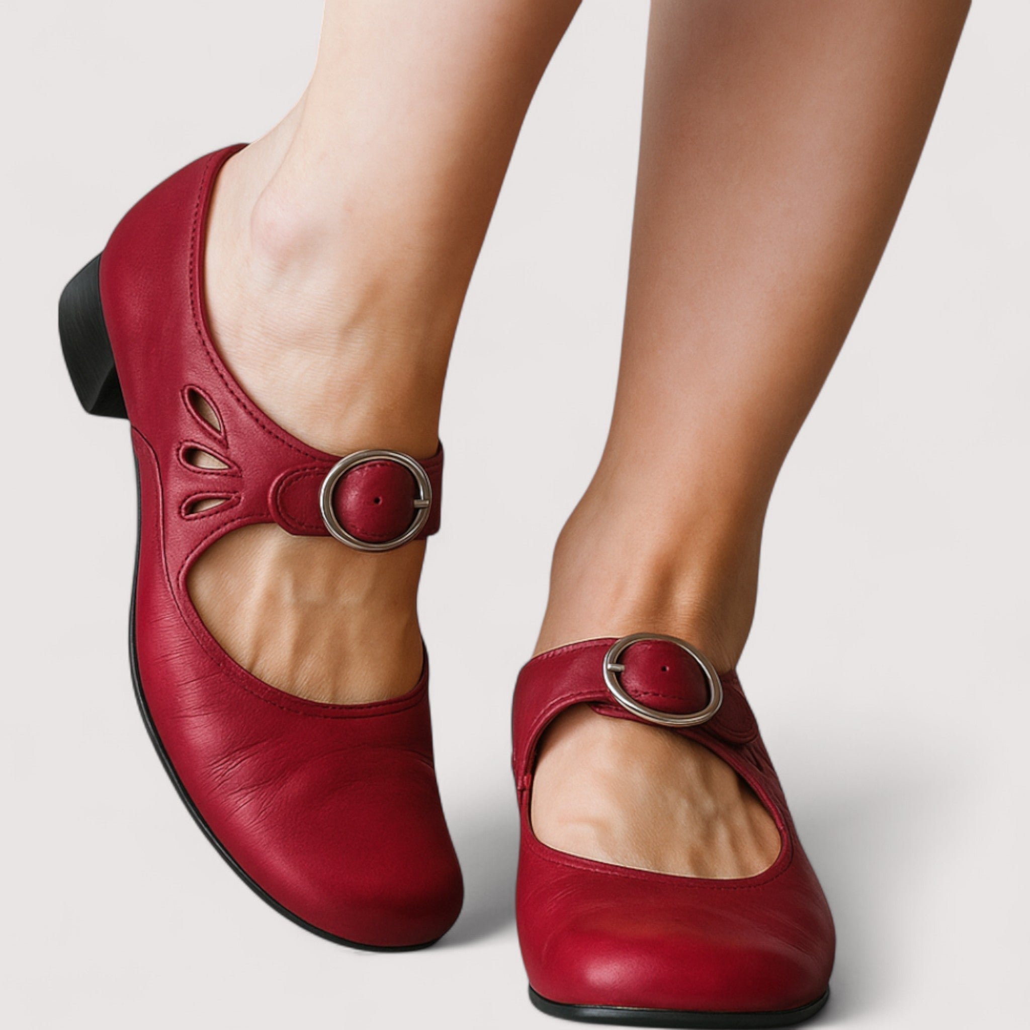 Clara - Scarpin Elegante em Couro Sintético feminino