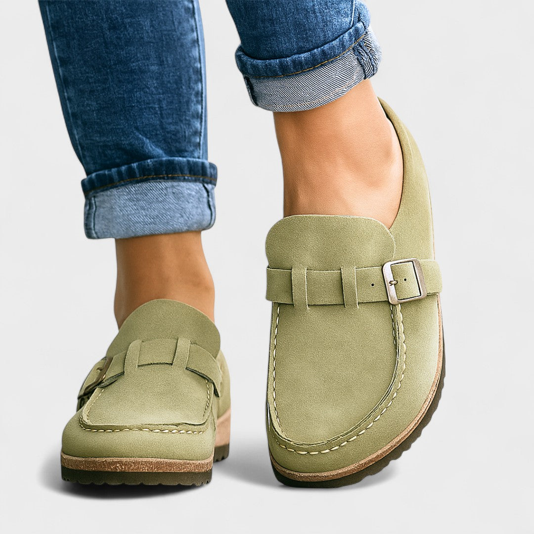 Ísis – Mocassins de camurça com fivela