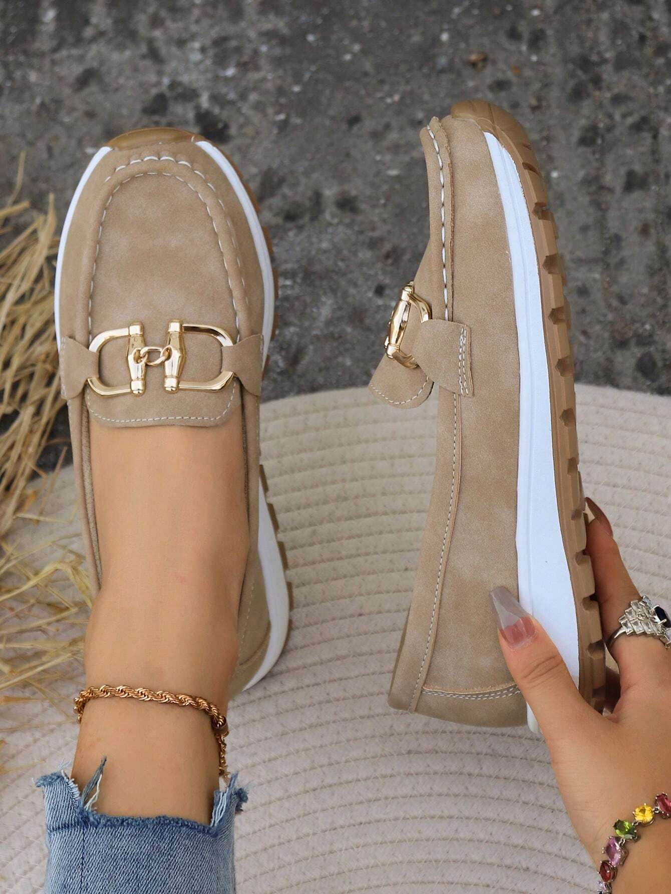 Sapatos Rasos com Fivela feminino