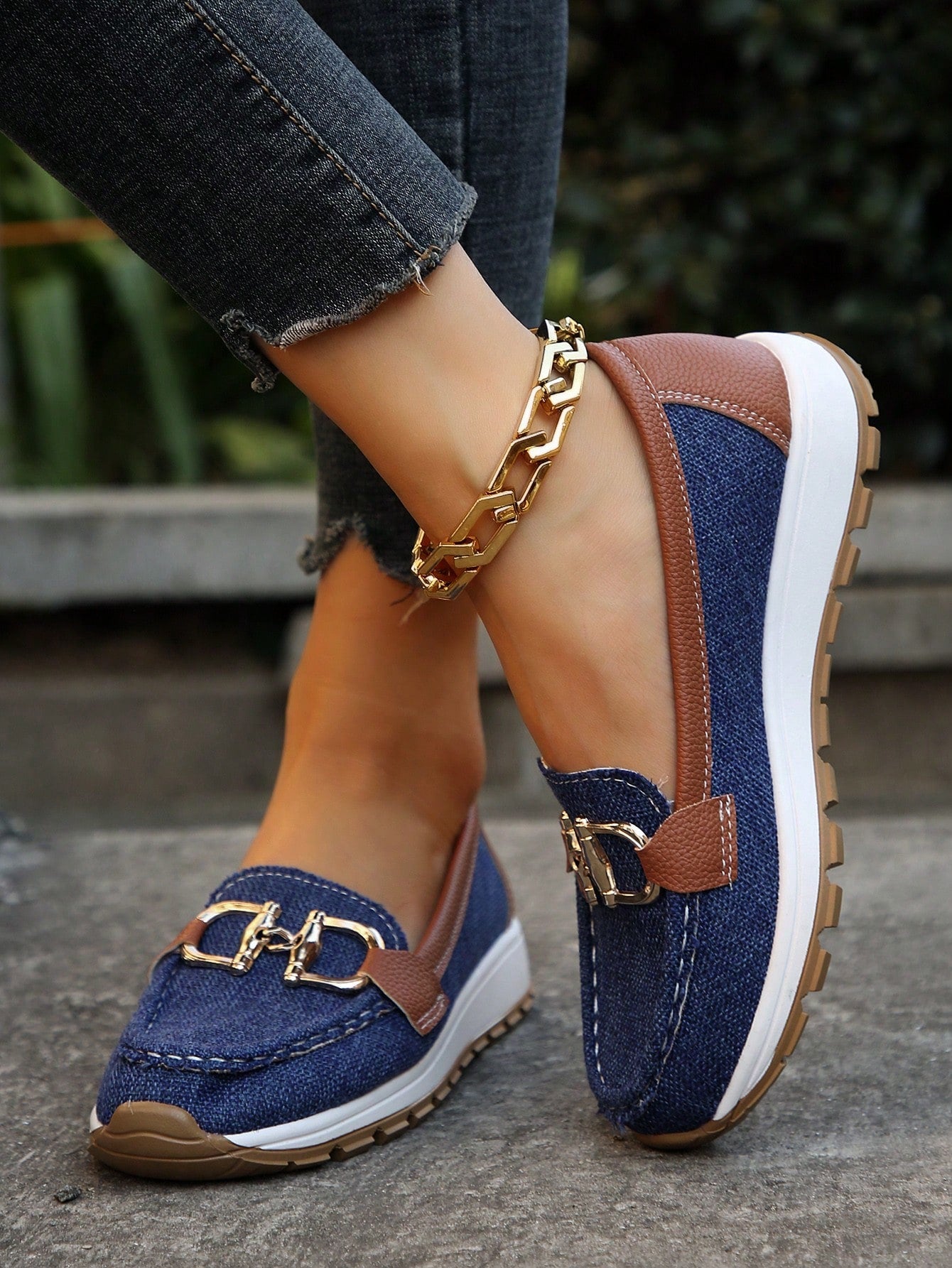 Sapatos Rasos com Fivela feminino