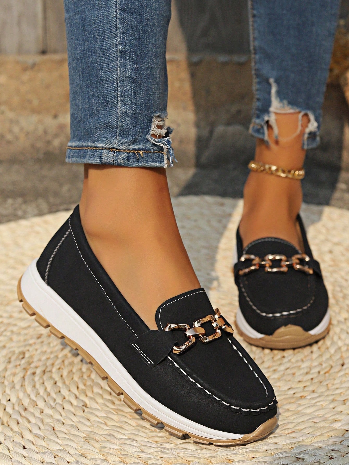 Sapatos Rasos com Fivela feminino