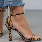 Sandálias de salto alto com estampado leopardo feminino