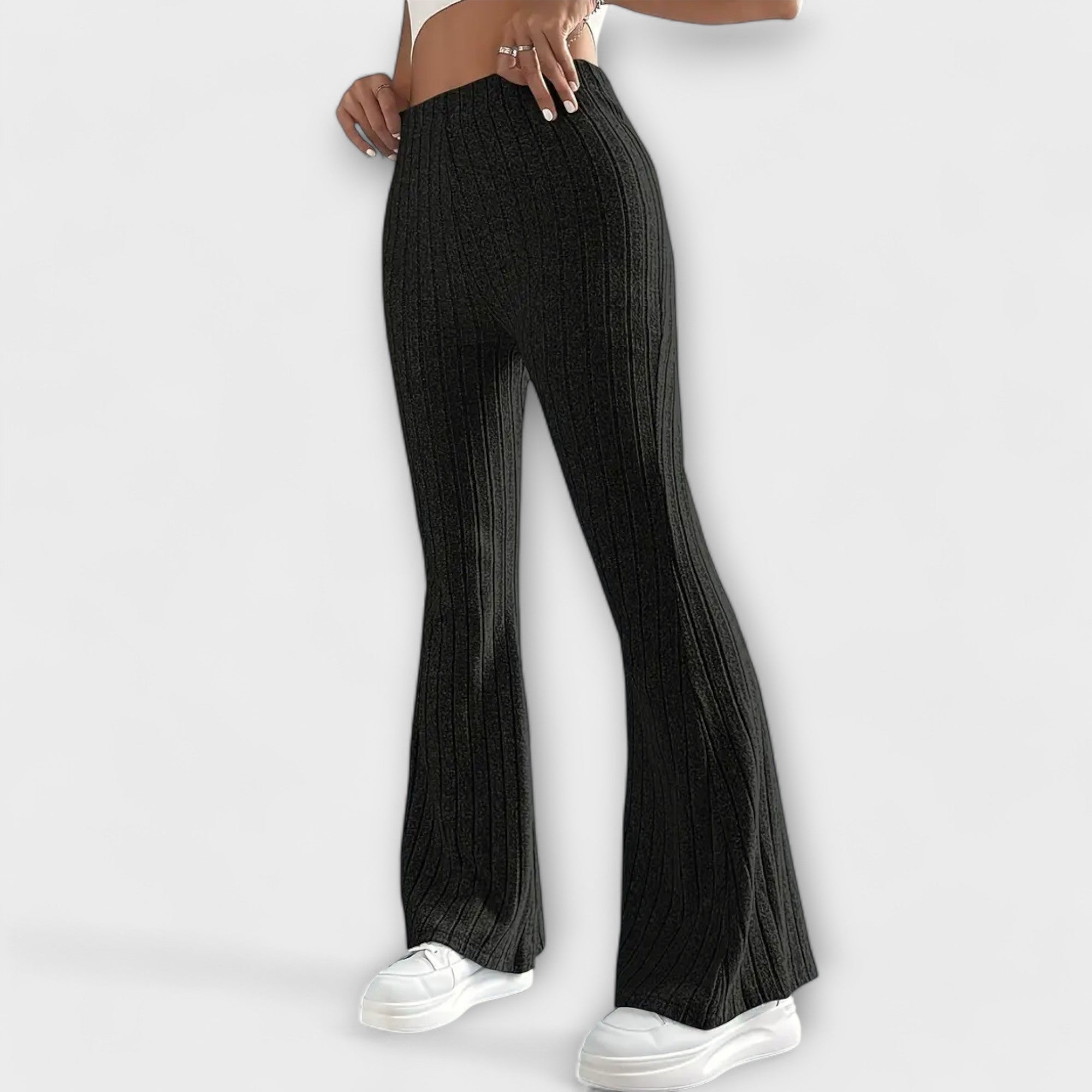 Calças largas com estilo feminino