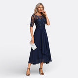 Vestido de Renda e Manga Curta