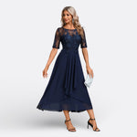 Vestido de Renda e Manga Curta