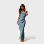 Vestido de cetim sem mangas feminino