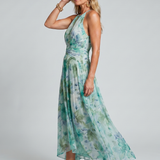 Laura | Vestido Maxi Halter de Movimento Fluido