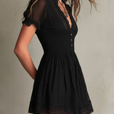 Vestido Noélia – Elegância Leve com Detalhes Rendados