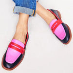 Mocassins com acento colorido feminino