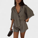 Conjunto de elegância natural feminino