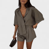 Conjunto de elegância natural feminino