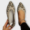 Sabrinas de renda com estampado de leopardo feminino