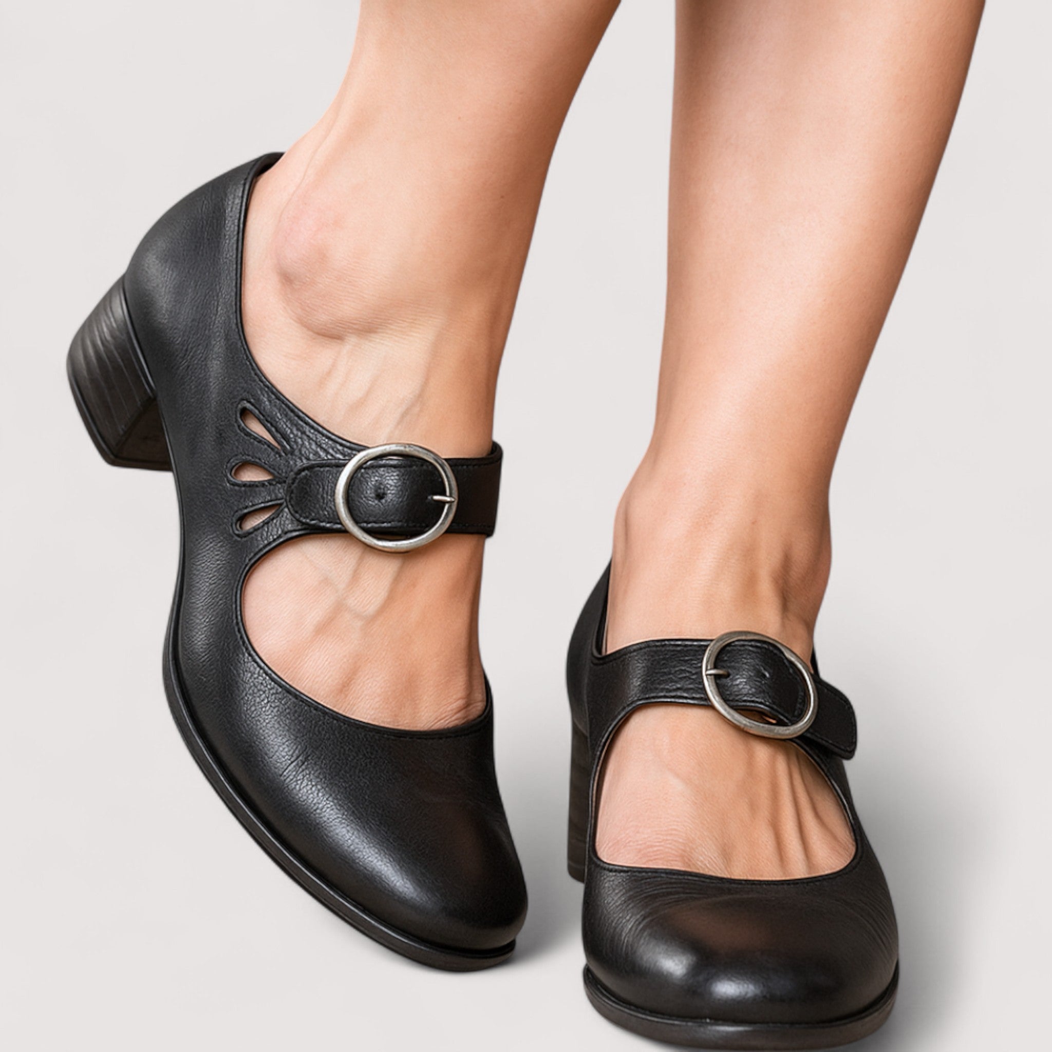 Clara - Scarpin Elegante em Couro Sintético feminino