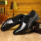 Sapatos de fato masculino