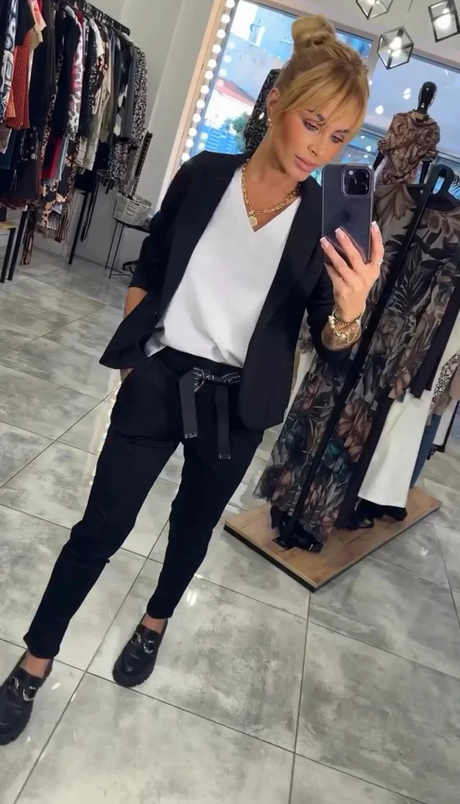 Conjunto elegante feminino