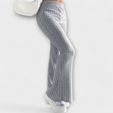Calças largas com estilo feminino