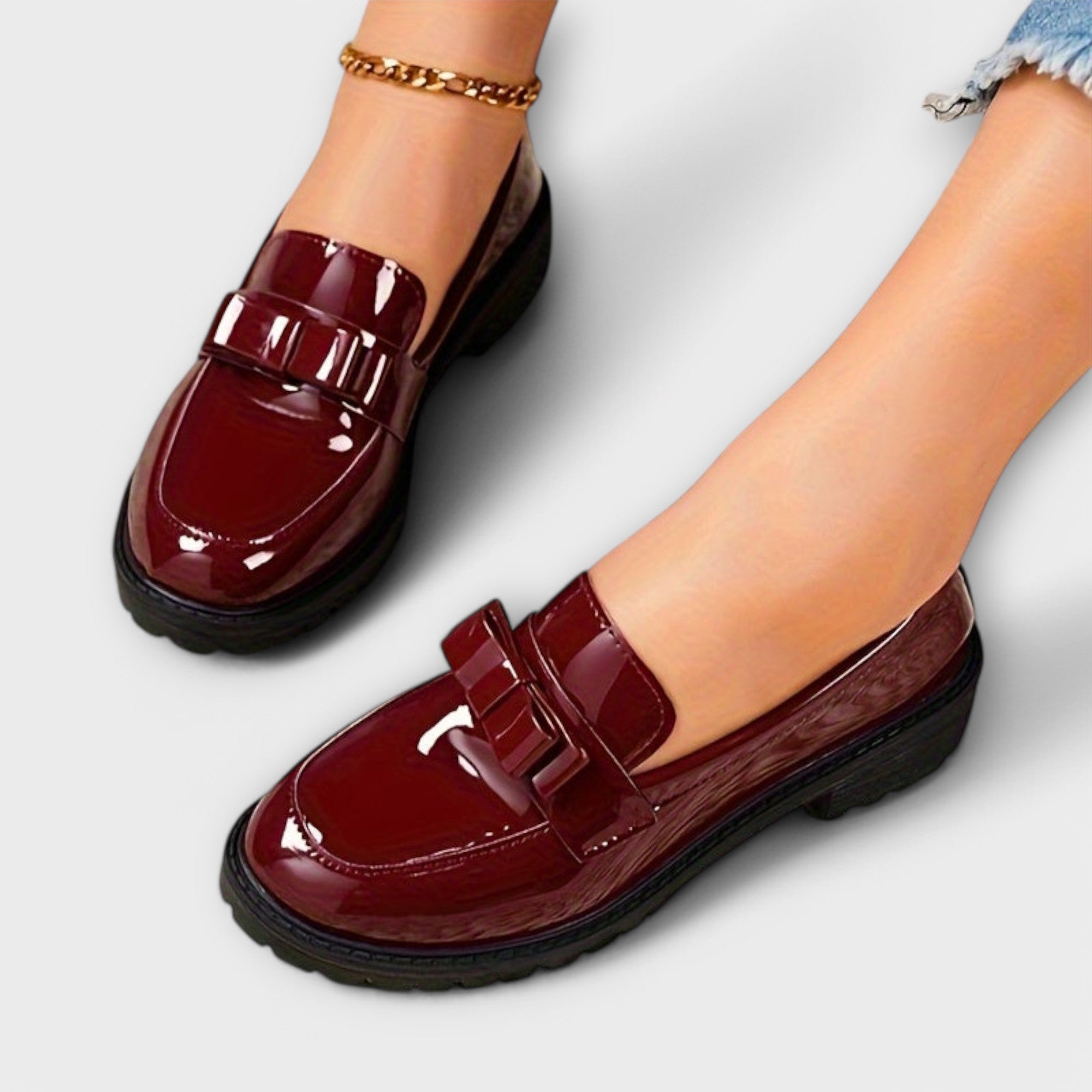 Mocassins Femininos Pretos em Verniz com Laço feminino