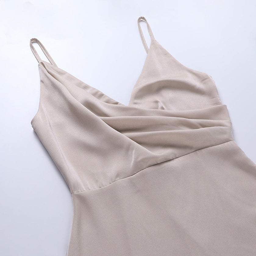 Vestido Sienna — elegância luminosa com cintura marcada