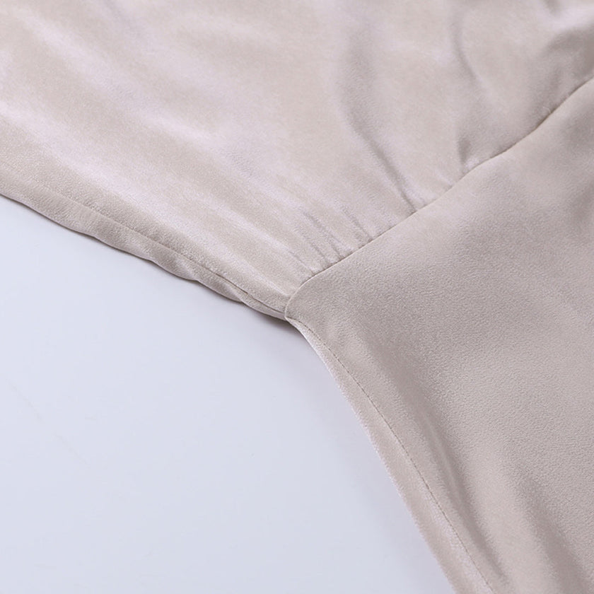 Vestido Sienna — elegância luminosa com cintura marcada
