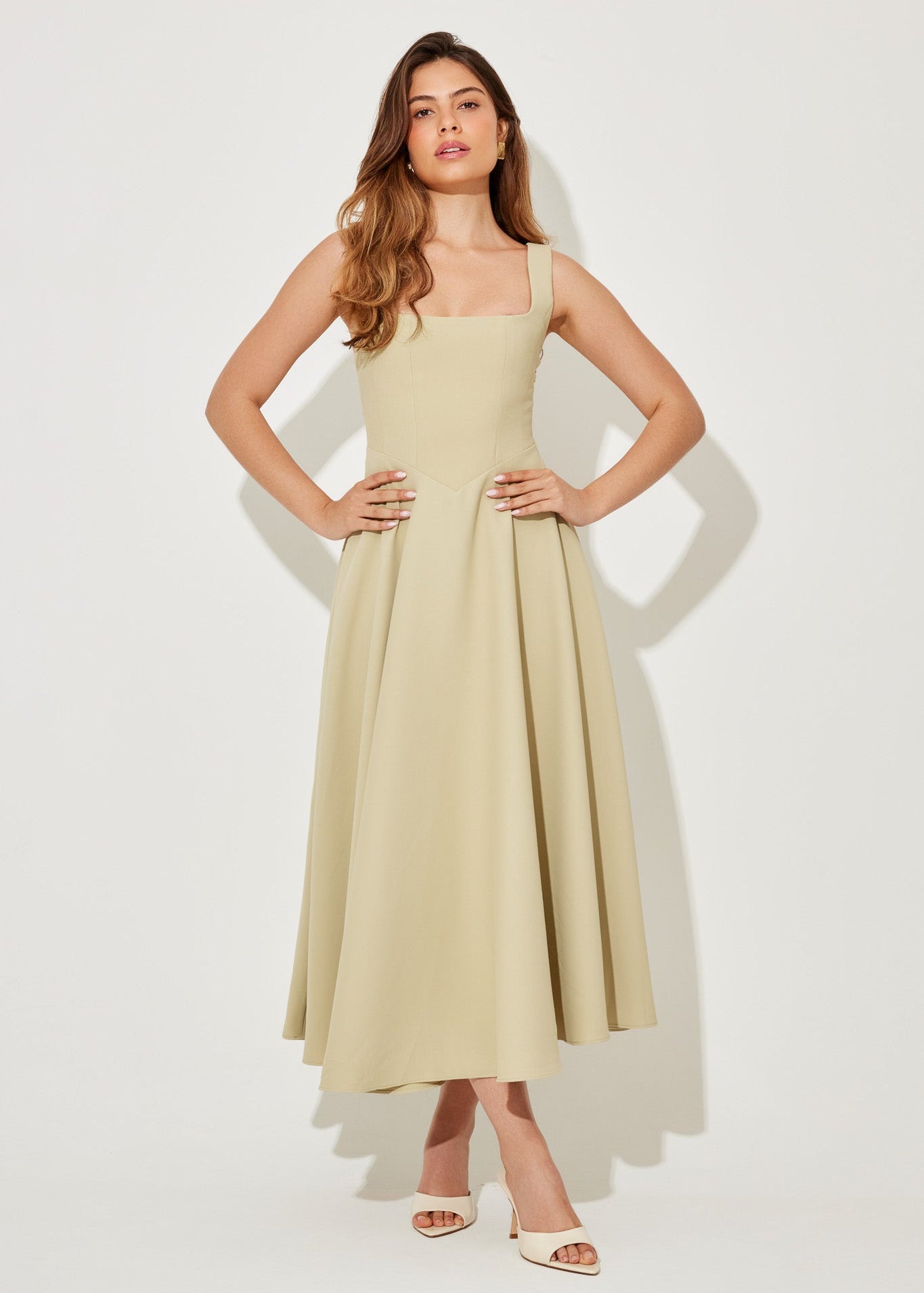 Vestido Midi Intemporal feminino