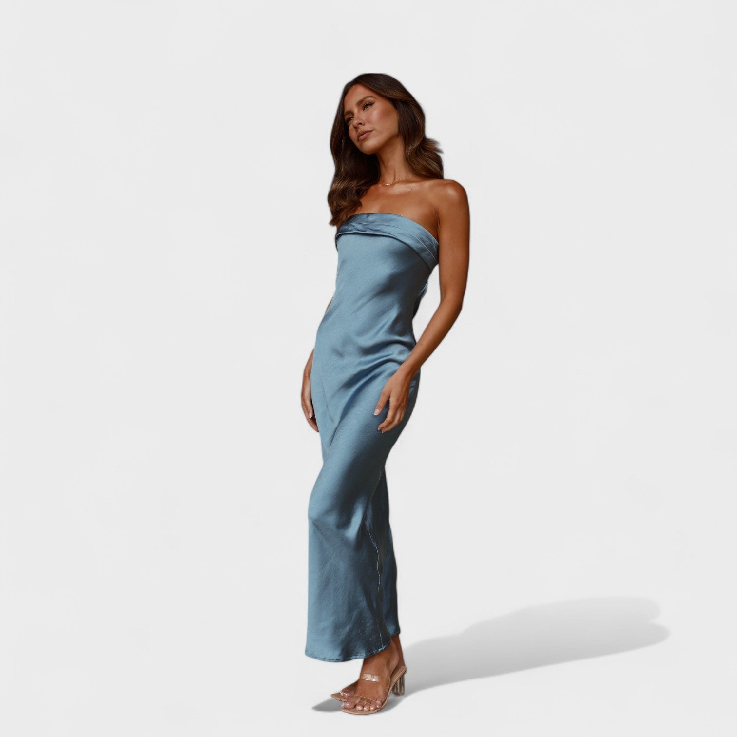 Vestido de cetim sem mangas feminino