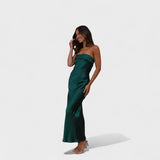 Vestido de cetim sem mangas feminino
