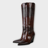 Botas com Design Croco e Salto Elegante feminino