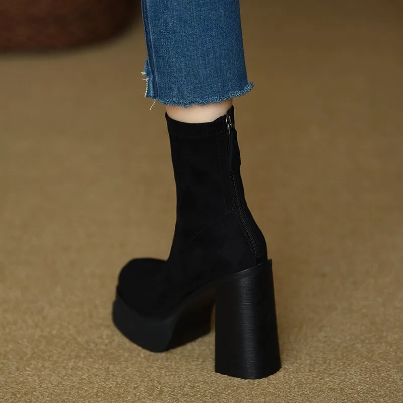 Botas com estilo moderno com o conforto da camurça feminino