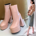 Botas com plataforma super alta com charme e confiança feminino