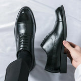 Sapatos Clássicos de fato masculino