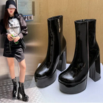 Botas com plataforma super alta com charme e confiança feminino