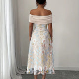 Vestido Noelia com bordado floral e elegância romântica