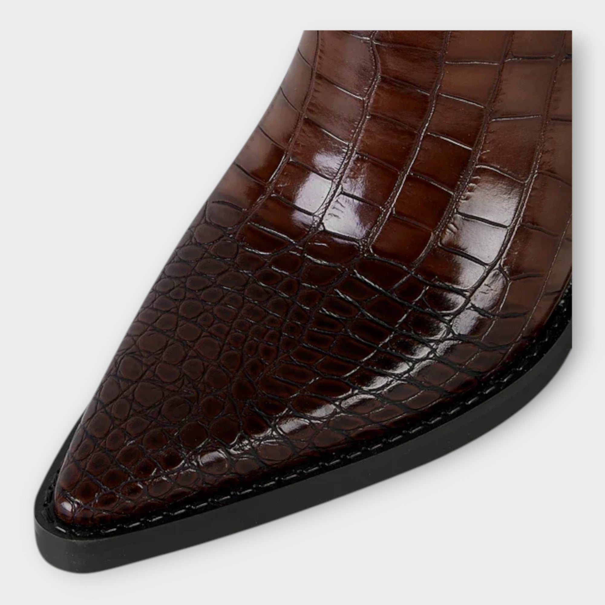 Botas com Design Croco e Salto Elegante feminino