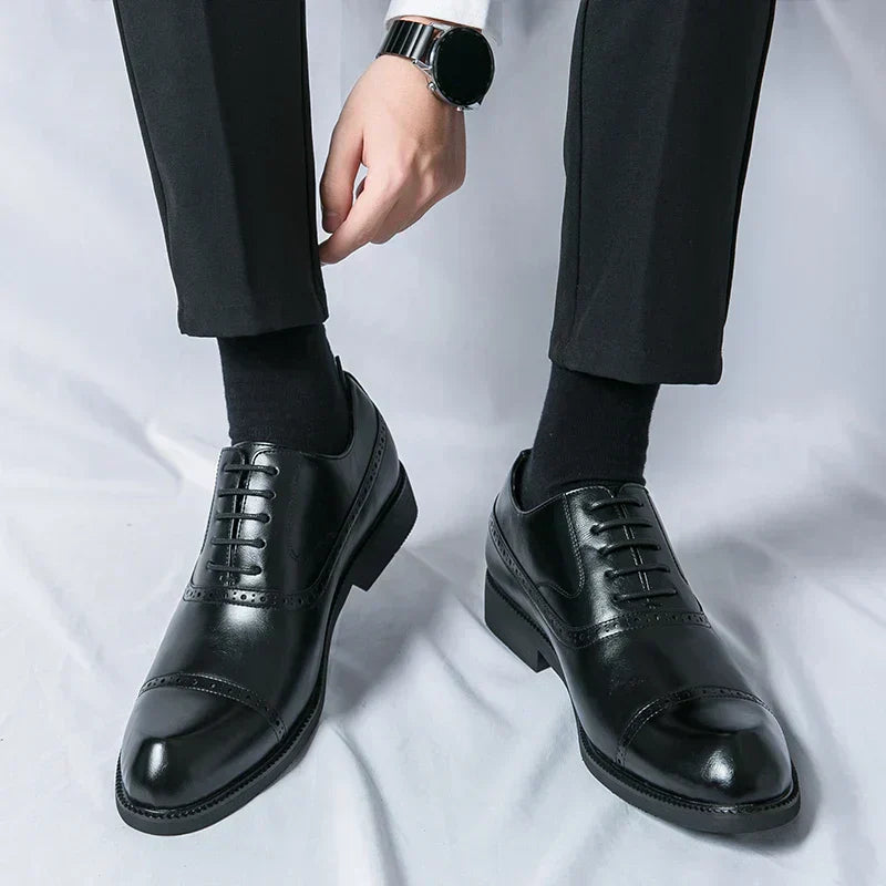 Sapatos Clássicos de fato masculino