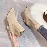 Botas com plataforma em camurça feminino