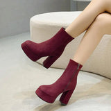 Botas com estilo sofisticado e calor garantido neste inverno feminino