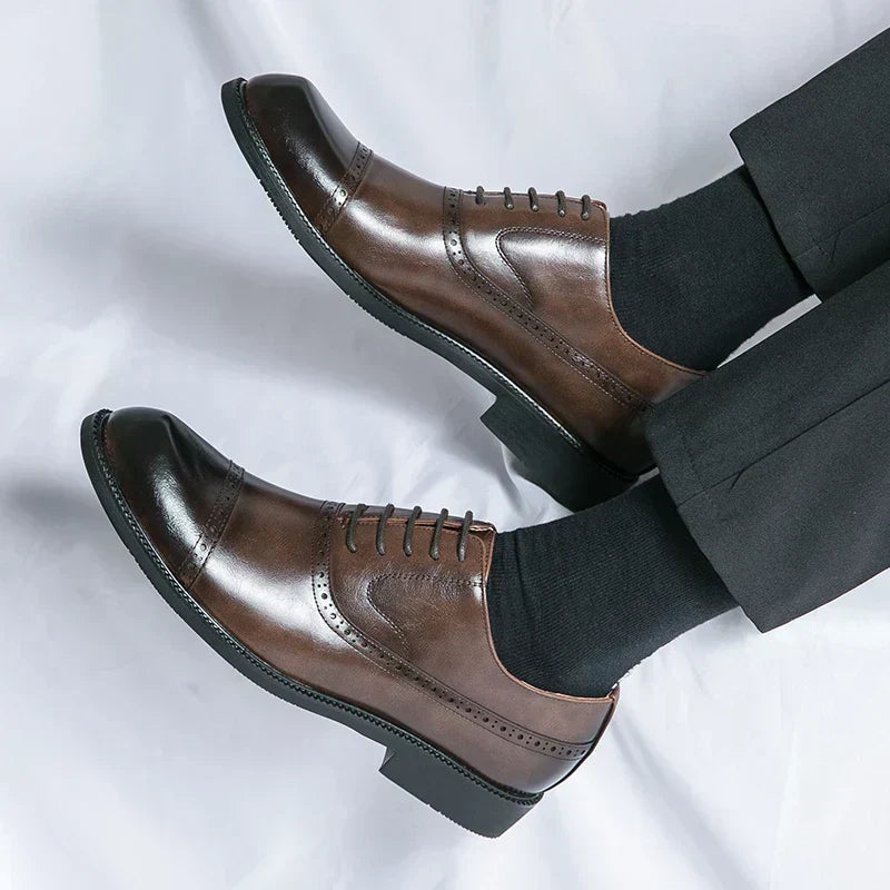 Sapatos Clássicos de fato masculino