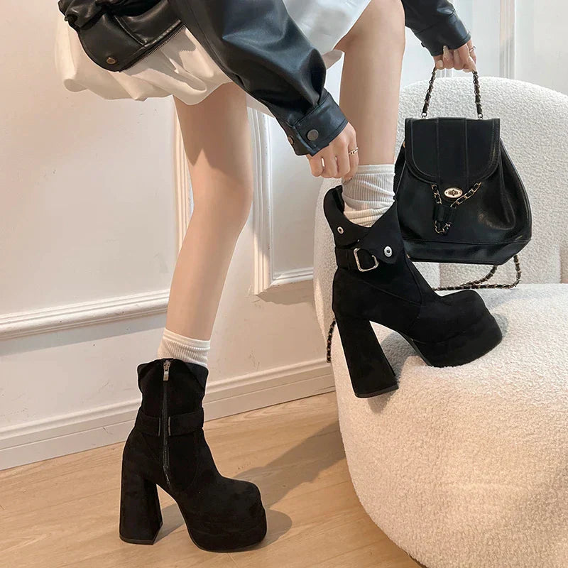 Botas de estilo urbano com personalidade e confiança feminino