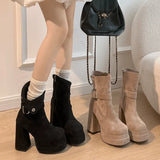 Botas de estilo urbano com personalidade e confiança feminino