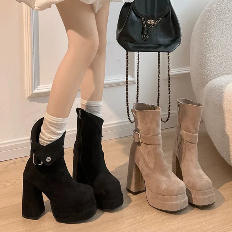 Botas de estilo urbano com personalidade e confiança feminino