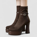 Botas de plataforma de luxo com conforto e estilo em cada passo feminino