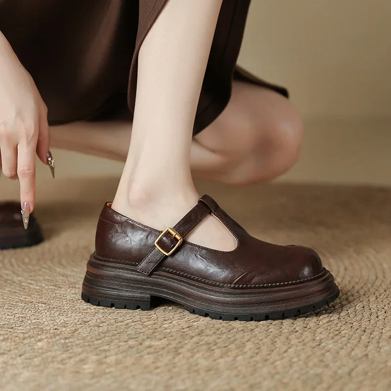 Sapato Elegante em Couro feminino