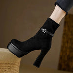 Botas de plataforma de luxo com conforto e estilo em cada passo feminino