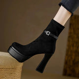 Botas de plataforma de luxo com conforto e estilo em cada passo feminino