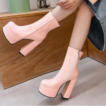 Botas com plataforma super alta com charme e confiança feminino