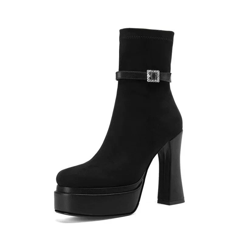 Botas de plataforma de luxo com conforto e estilo em cada passo feminino